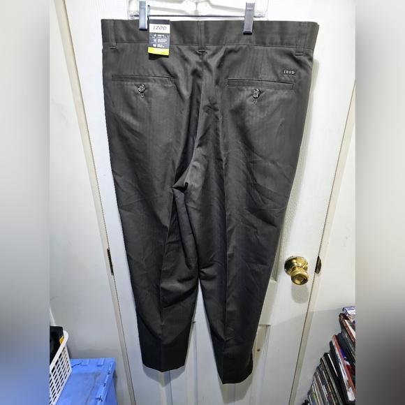 Nwt IZOD extreme function Golf Pants - Picture 2 of 3